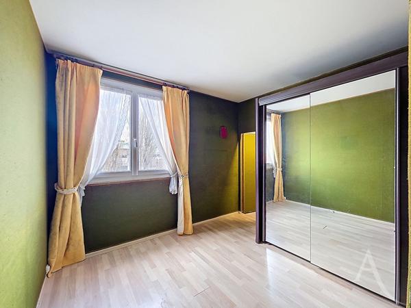 Appartement bord de Seine, 4 pièces de plus de 70 m² - Proche centre ville