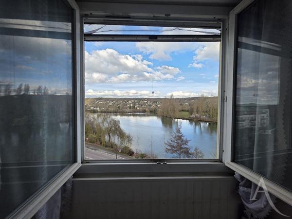 Appartement bord de Seine, 4 pièces de plus de 70 m² - Proche centre ville