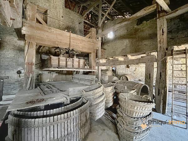 Maison de caractère en pierre à rénover – Fort potentiel – Rouvres-les-Vignes