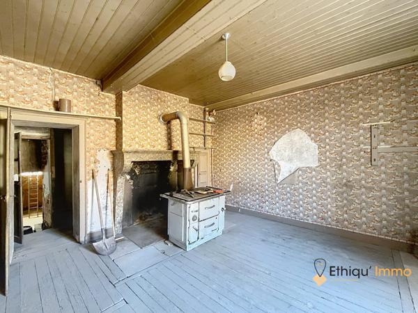 Maison de caractère en pierre à rénover – Fort potentiel – Rouvres-les-Vignes