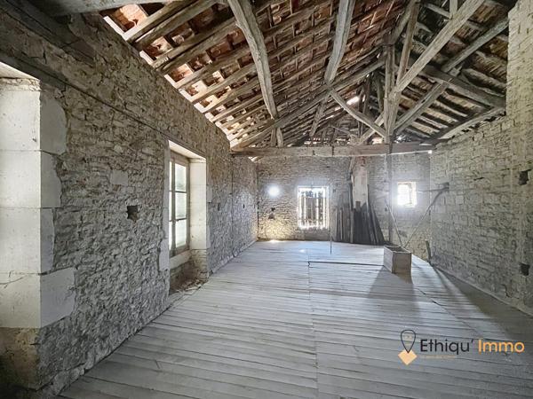 Maison de caractère en pierre à rénover – Fort potentiel – Rouvres-les-Vignes
