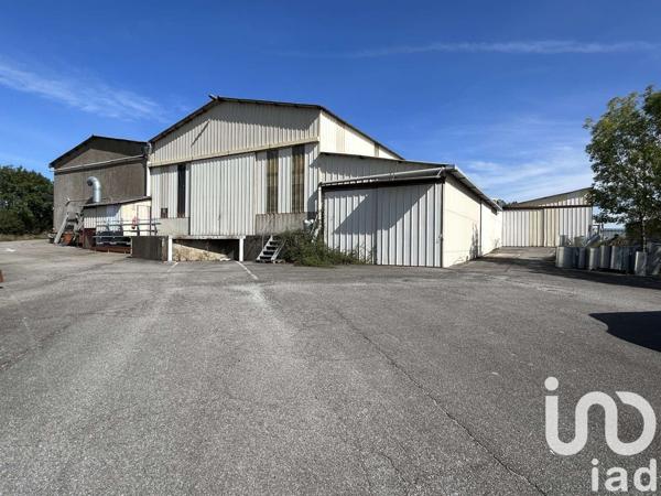 Maison 10 pièces de 1 370 m² à Saint-Lin (79420)