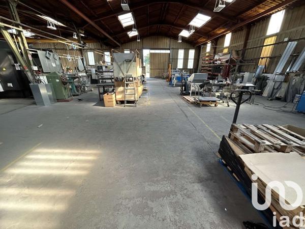 Maison 10 pièces de 1 370 m² à Saint-Lin (79420)