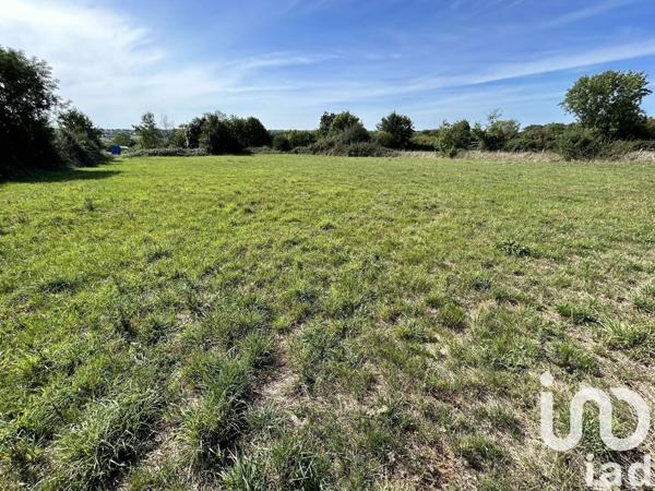 Maison 10 pièces de 1 370 m² à Saint-Lin (79420)