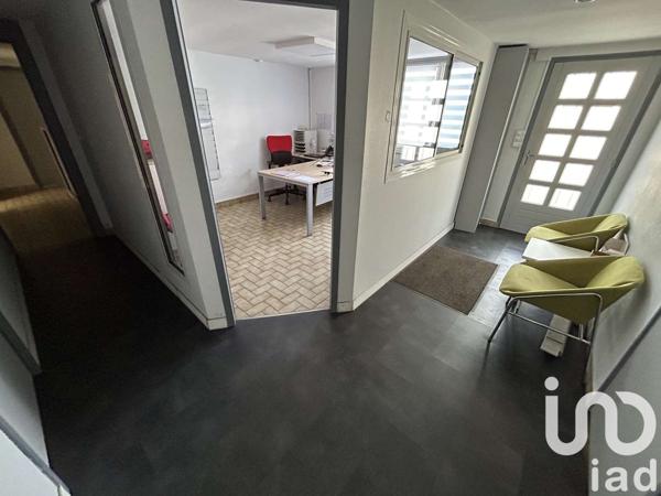 Maison 10 pièces de 1 370 m² à Saint-Lin (79420)