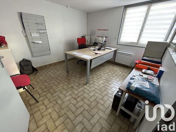 Maison 10 pièces de 1 370 m² à Saint-Lin (79420)