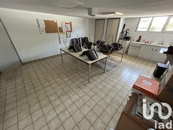 Maison 10 pièces de 1 370 m² à Saint-Lin (79420)