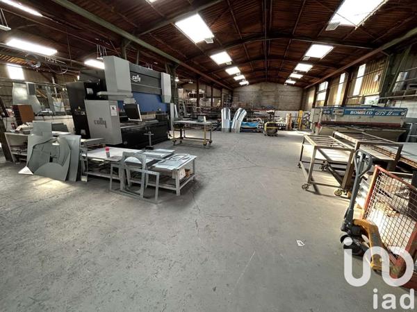 Maison 10 pièces de 1 370 m² à Saint-Lin (79420)