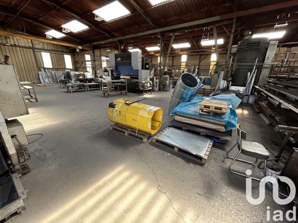 Maison 10 pièces de 1 370 m² à Saint-Lin (79420)