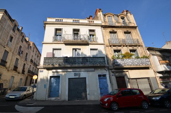 Béziers (34500) DEPT 34 - BEZIERS - Grand T5 avec balcon sur parc et stationnement privatif en centre-ville de Béziers