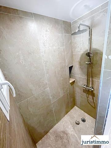 Séguret (84110) Séguret — Maison rénovée, 109 m², vue remarquable, piscine et prestations soignées