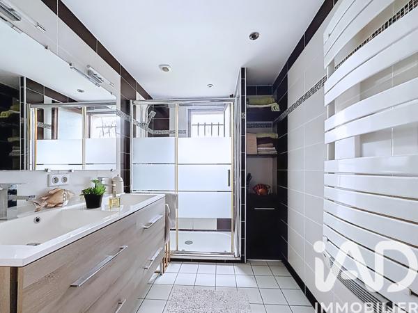 Maison à vendre 6 pièces 121 m² Villenave-d'Ornon