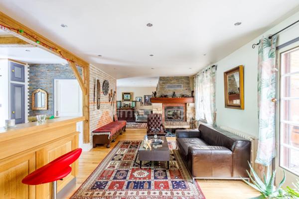 Proximité de Pont Audemer - Maison de caractère - Plain pied - 98 m2 - 2 chambres - Terrain 1 ha - Dépendances - Double garage - Atelier de 70 m2