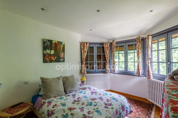 Proximité de Pont Audemer - Maison de caractère - Plain pied - 98 m2 - 2 chambres - Terrain 1 ha - Dépendances - Double garage - Atelier de 70 m2