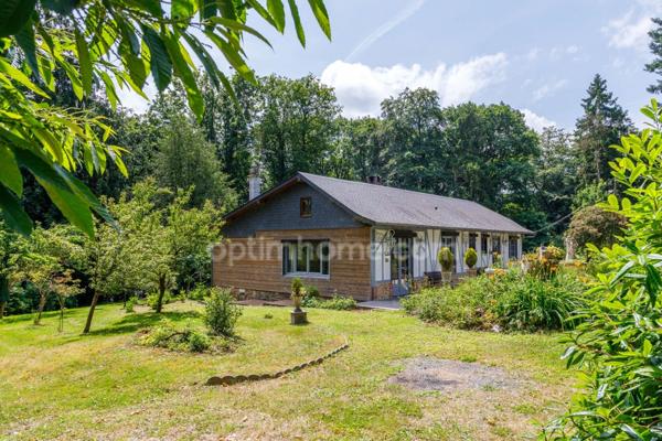 Proximité de Pont Audemer - Maison de caractère - Plain pied - 98 m2 - 2 chambres - Terrain 1 ha - Dépendances - Double garage - Atelier de 70 m2