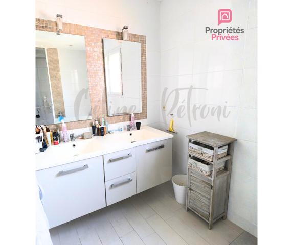 Maison Roquebrune Sur Argens 5 pièce(s) 154 m2