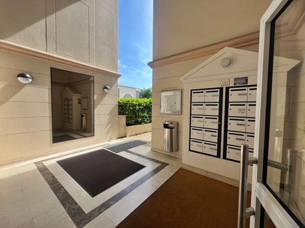 Studio Adamville 30m² avec terrasse dans copropriété de standing