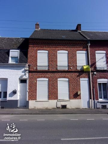 UNE MAISON A USAGE D'HABITATION