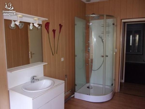 UNE MAISON A USAGE D'HABITATION