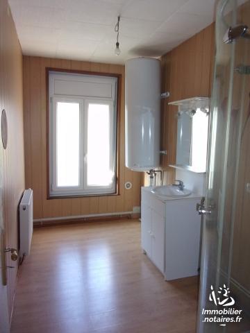 UNE MAISON A USAGE D'HABITATION