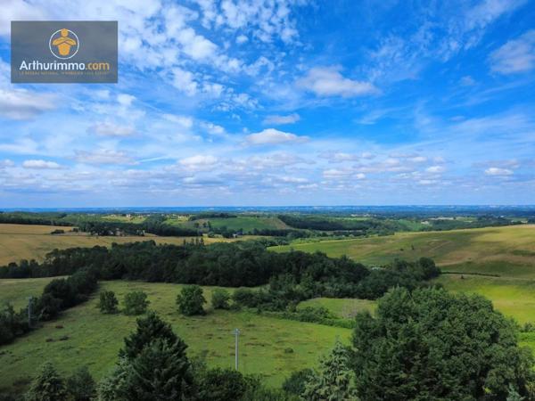 Vente                                                      Maison
                        
                     5 pièces                      146 m2                     à Casteljaloux