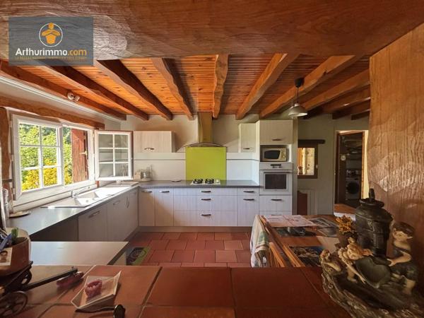 Vente                                                      Maison
                        
                     5 pièces                      146 m2                     à Casteljaloux