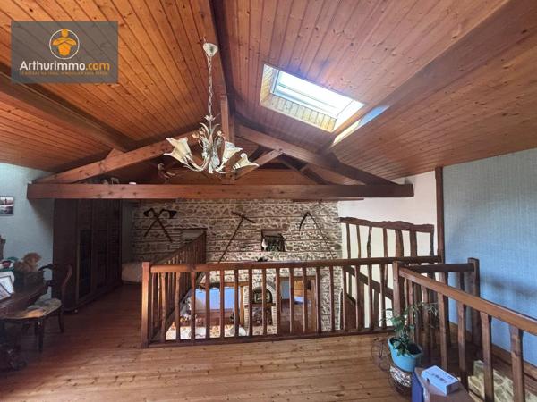 Vente                                                      Maison
                        
                     5 pièces                      146 m2                     à Casteljaloux
