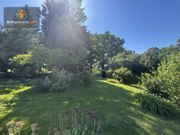 Vente                                                      Maison
                        
                     5 pièces                      146 m2                     à Casteljaloux
