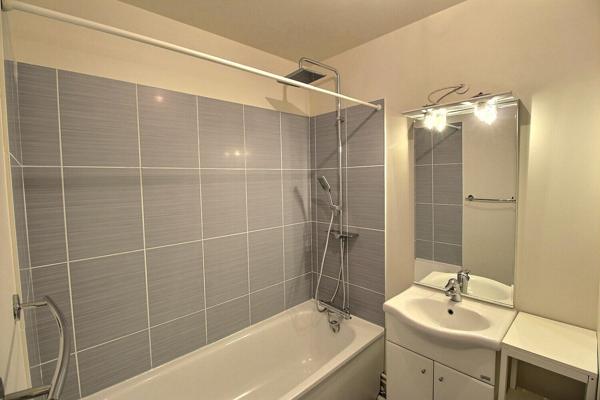 MASSY - quartier VILMORIN Appartement Massy 2 pièce(s) 44.88 m2 avec balcon et parking