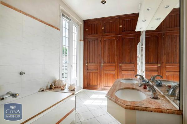 Maison à vendre 9 pièces 213m²