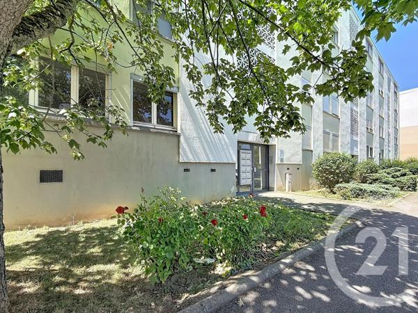 Appartement F3 à vendre  3 pièces - 70,67 m 2   VANDOEUVRE LES NANCY  - 54