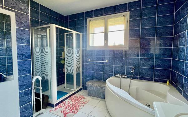 Maison à vendre    6 pièces •  Angoulins