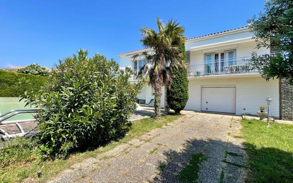 Maison à vendre    6 pièces •  Angoulins