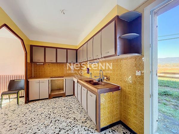 Maison Cucuron 5 pièce(s) 96 m2 sur 2450 m²