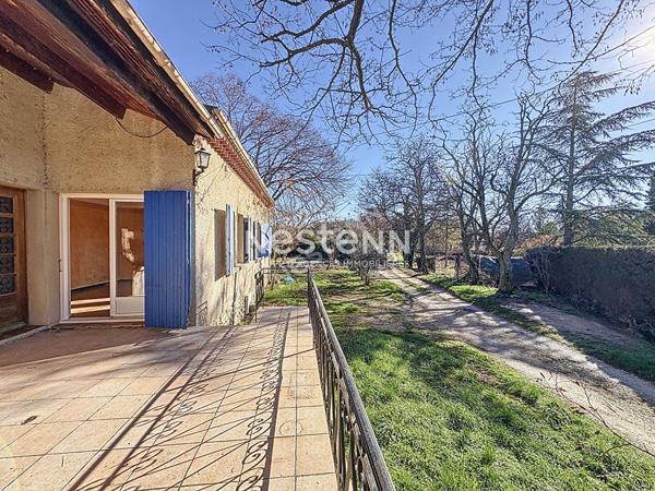 Maison Cucuron 5 pièce(s) 96 m2 sur 2450 m²