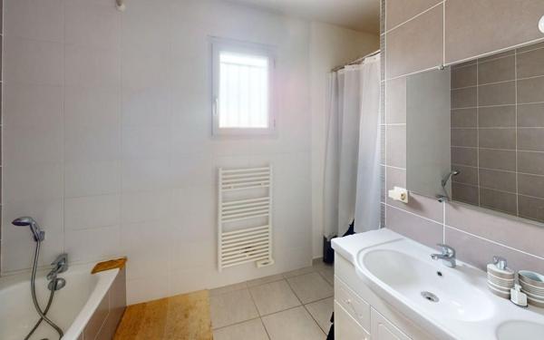 Maison à vendre    4 pièces • 110 m2 Jassans-Riottier