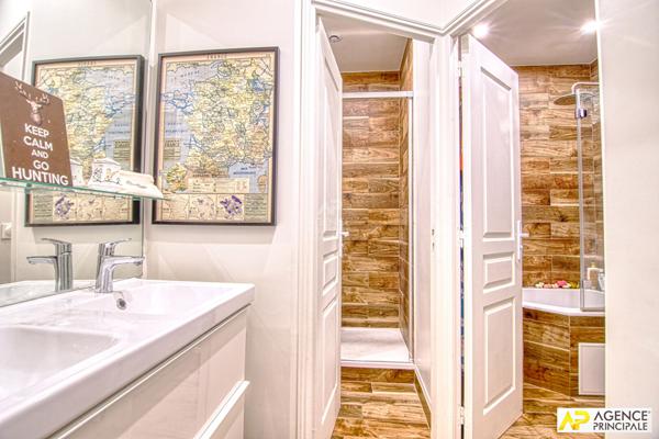 Versailles Notre-Dame Appartement 5 pièces 148 M² situé au 2ème étage d'un immeuble ancien avec cave et chambre de service de 17.73 m² au sol en option €1 210 000 ** - Référence 25563