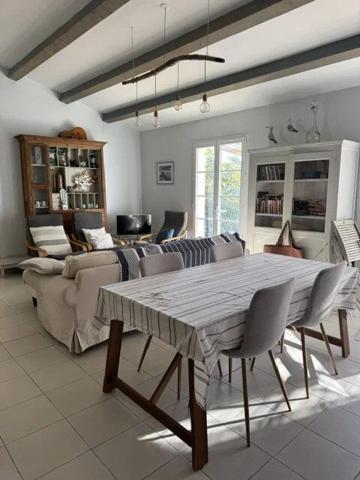 Vente                                                      Maison
                        
                     4 pièces                      80 m2                     à Loix