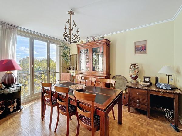 Appartement 80m² 2chambres 6min RER garage