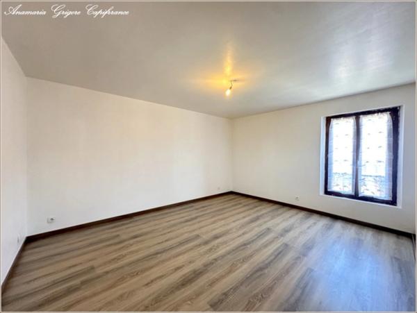 Maison de village, 214 m², 5 chambres, sejour de 100 m².