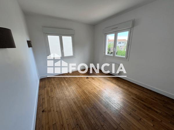 Location Appartement 4 pièces 76.4 m² - REZ DE CHAUSSE Royan 17200