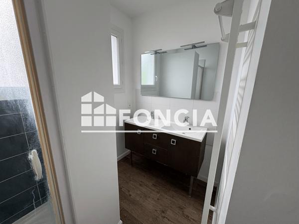 Location Appartement 4 pièces 76.4 m² - REZ DE CHAUSSE Royan 17200