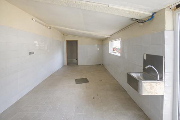 Local Commercial 6 pièces - 179 m²