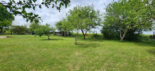 VOUILLE - MAISON - 3 CHAMBRES - JARDIN - CAVE