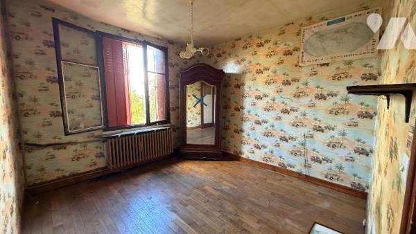 A vendre - Châlons-en-Champagne, rive gauche - Maison T6 de 145 m² à rénover

Sur le secteur ...