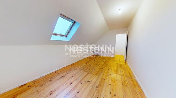 A louer à LONGJUMEAU, T3 en duplex avec balcon et place de parking en sous-sol