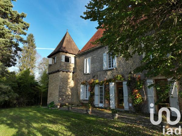 Maison 12 pièces de 500 m² à Sarlat-la-Canéda (24200)
