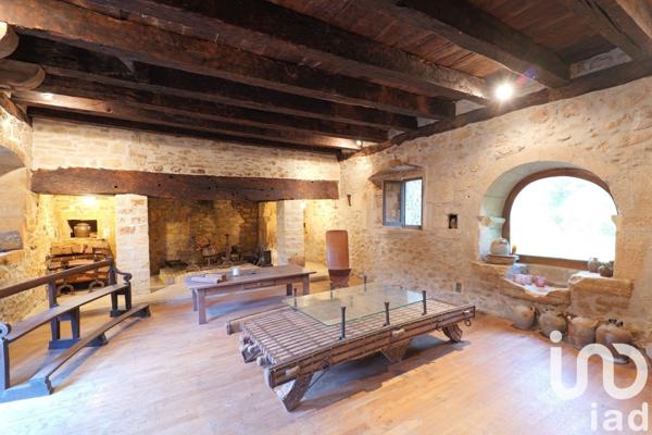 Maison 12 pièces de 500 m² à Sarlat-la-Canéda (24200)