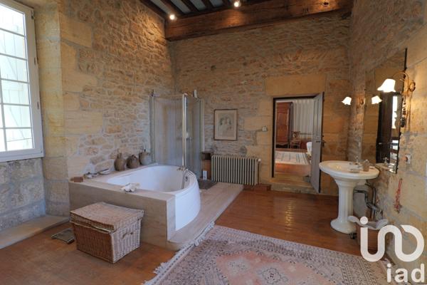 Maison 12 pièces de 500 m² à Sarlat-la-Canéda (24200)