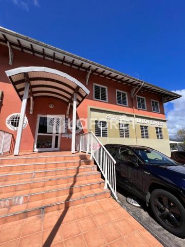 Location local commercial Fort-de-France - 41 m² - 945 €/mois